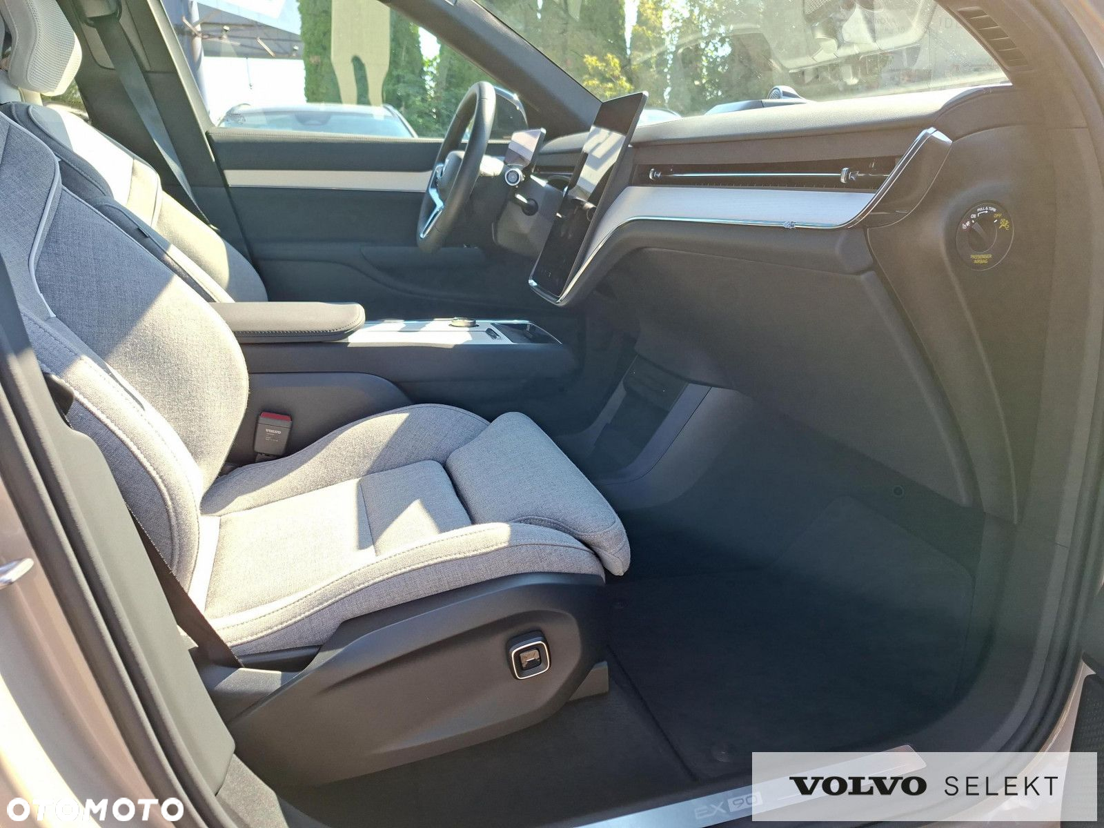 Volvo EX90 - 10