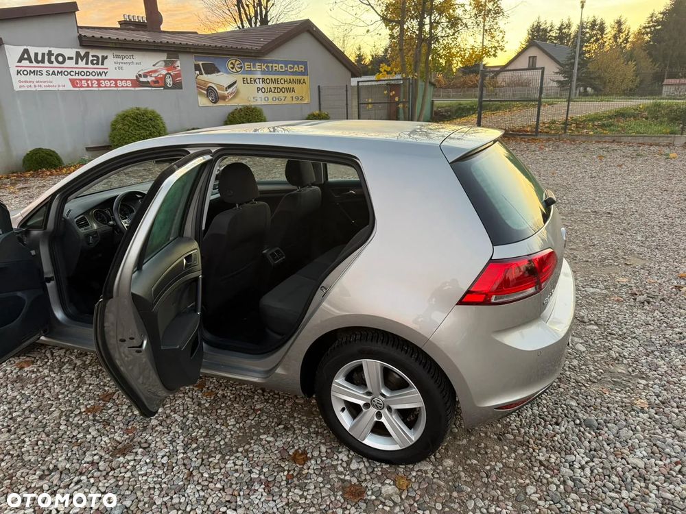 Volkswagen Golf - 10