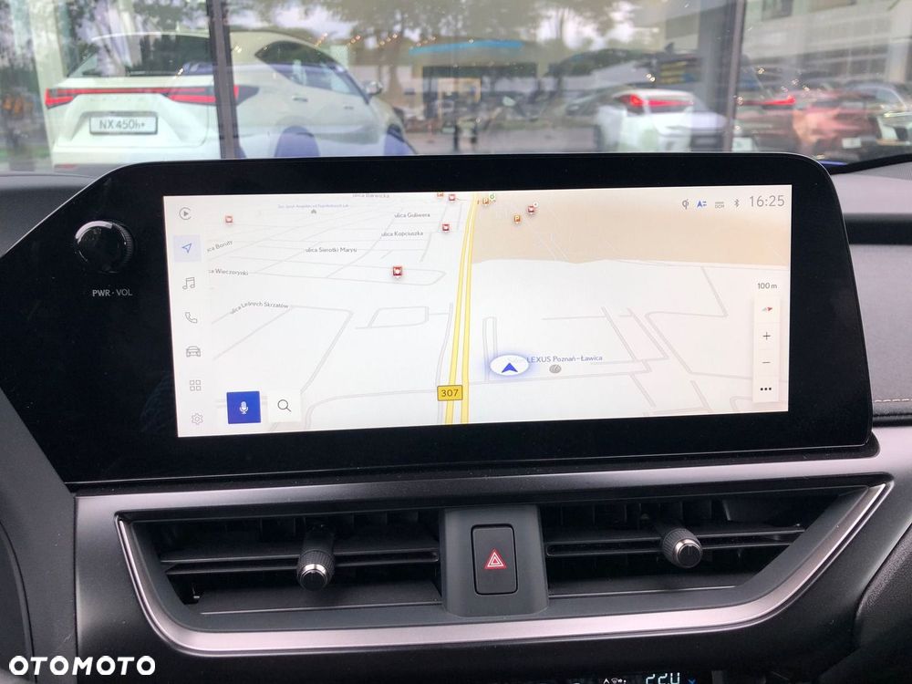 Lexus UX 300h F Sport Design - 15