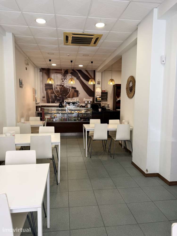 TRESPASSE DE PASTELARIA / SNACK-BAR — NEGÓCIO EM FUNCIONAMENTO - Grande imagem: 2/10