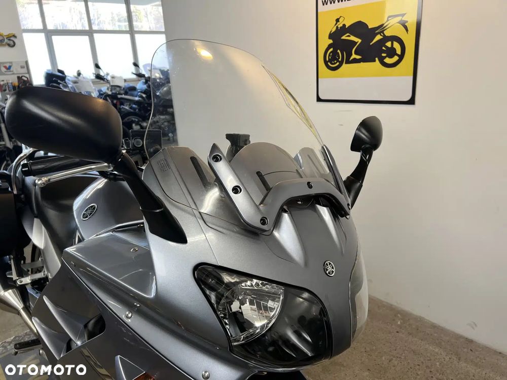 Yamaha FJR - 9