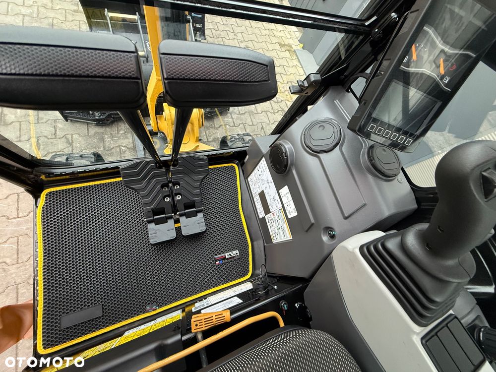 Caterpillar MINIKOPARKA CAT CATERPILLAR 301.8 CR 301 302 2024R. 340mtg - 16