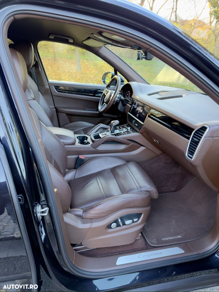 Porsche Cayenne Hybrid 3.0 L S E - 6
