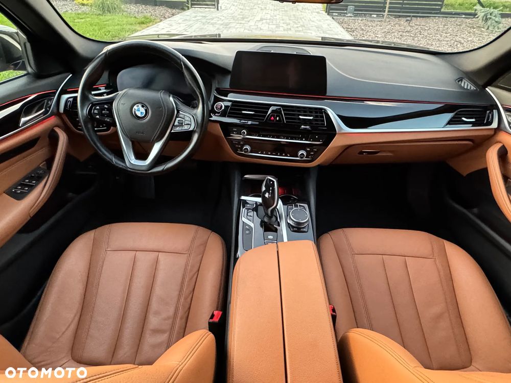 BMW Seria 5 520d xDrive Touring Luxury Line - 6