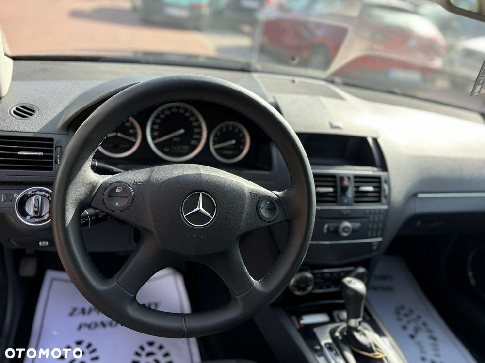 Mercedes-Benz Klasa C 180 T Kompressor Automatik - 17
