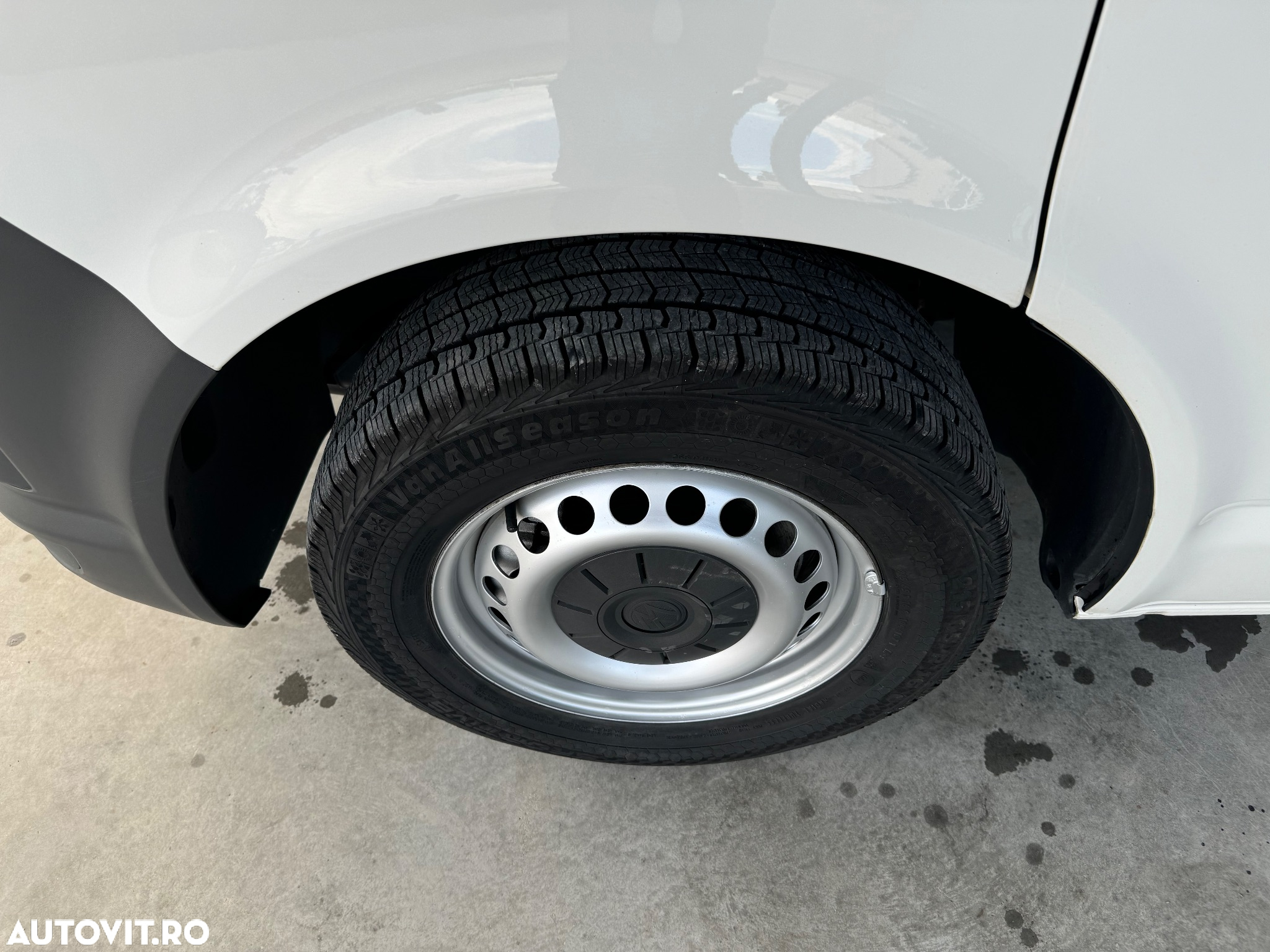 Volkswagen Transporter Kombi T6 2.0 TDI 75 kW KR - 28