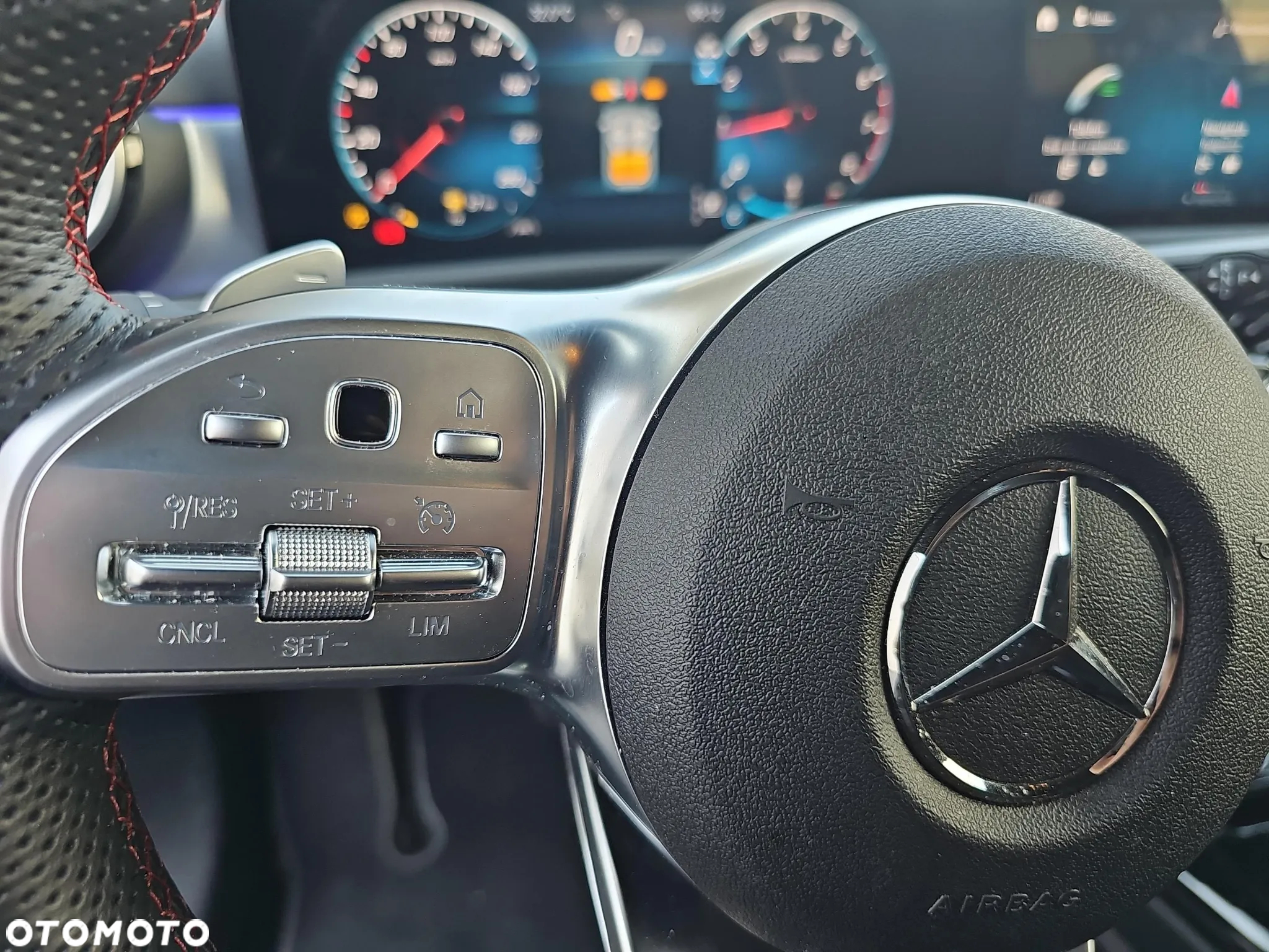 Mercedes-Benz CLA 200 4-Matic AMG Line 8G-DCT - 19