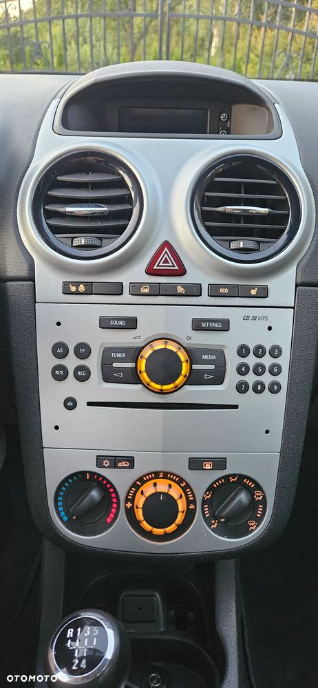 Opel Corsa 1.4 16V 150 Jahre - 14
