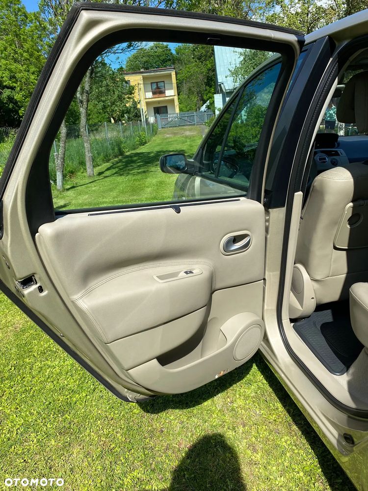 Renault Scenic 1.9 dCi Luxe Privilege - 26