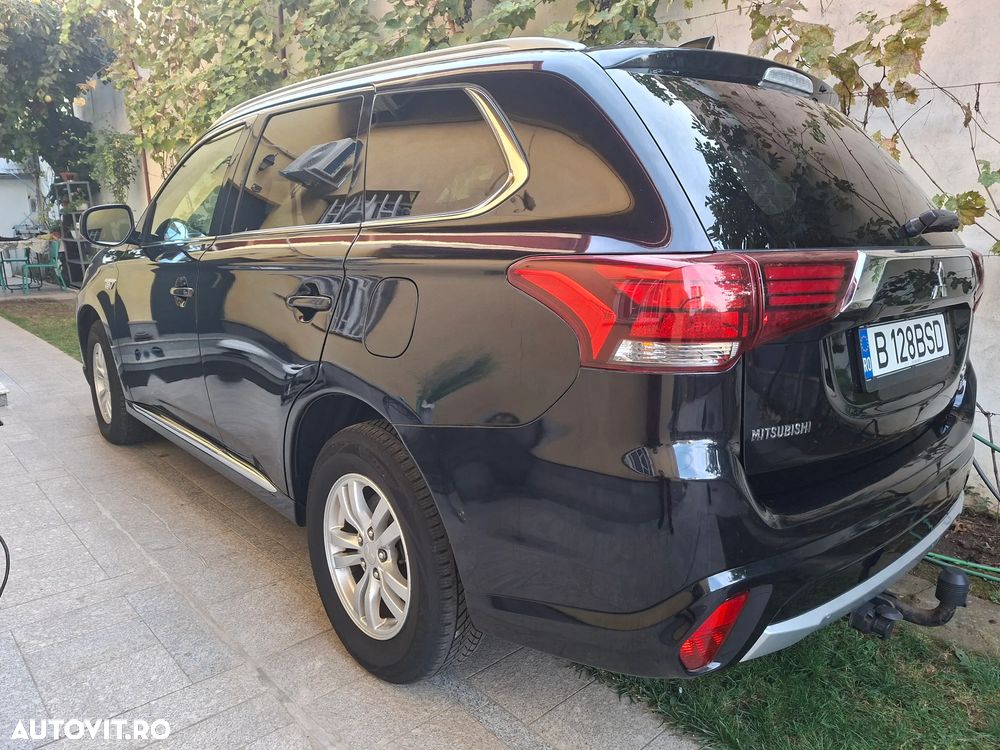 Mitsubishi Outlander 2.0 4WD Top - 21