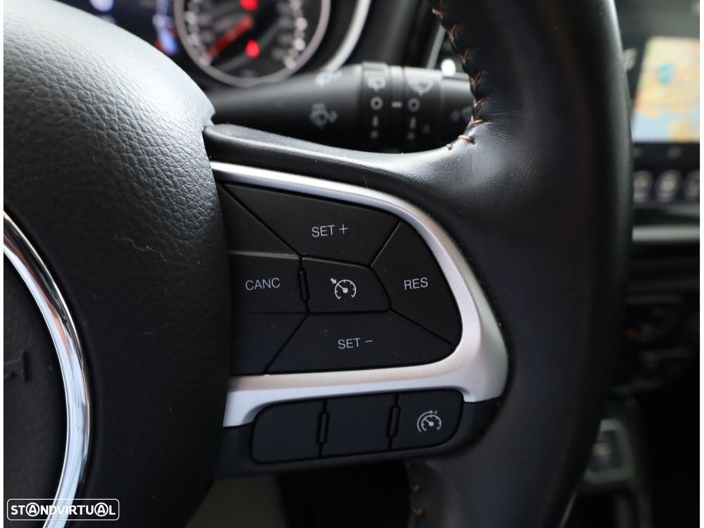 Jeep Compass 1.3 T Limited - 32