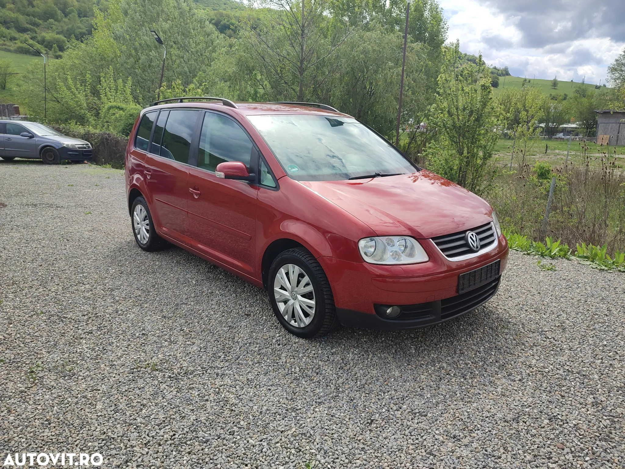 Volkswagen Touran 1.6 Conceptline - 2