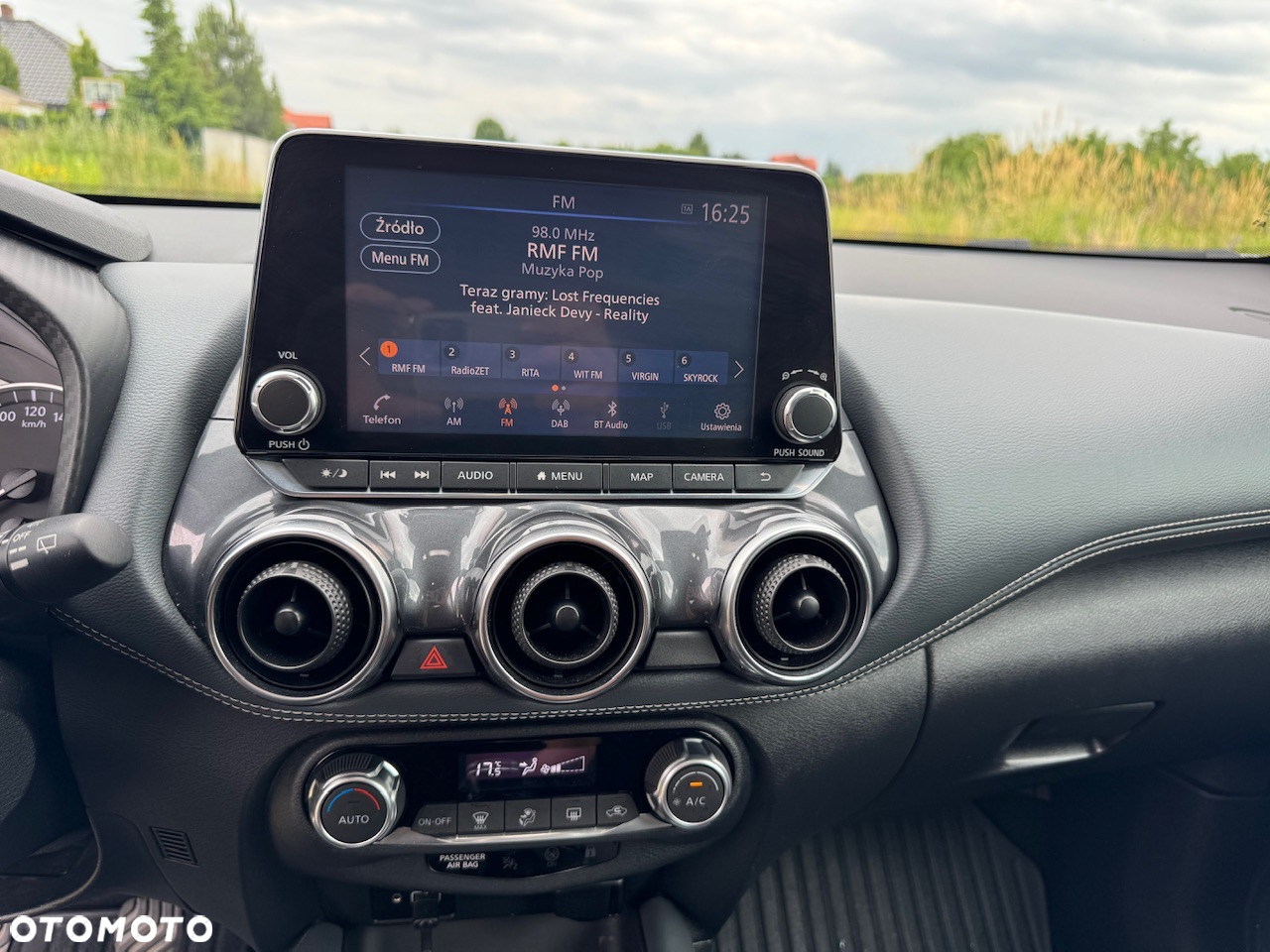 Nissan Juke 1.0 DIG-T Tekna - 19