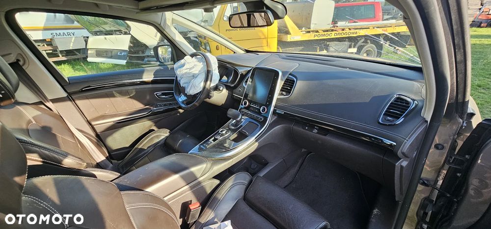 Renault Espace 1.6 dCi Energy Initiale Paris EDC - 9