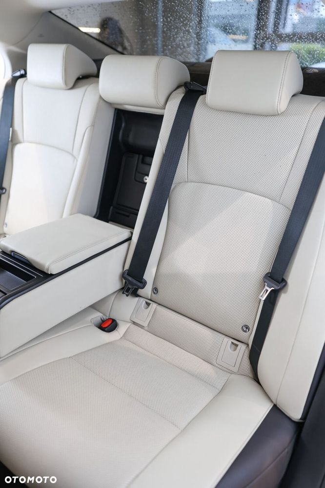 Lexus ES 300h Business Edition - 13