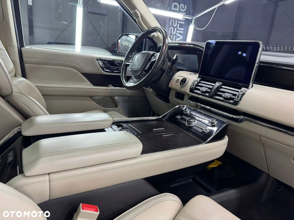 Lincoln Navigator - 11