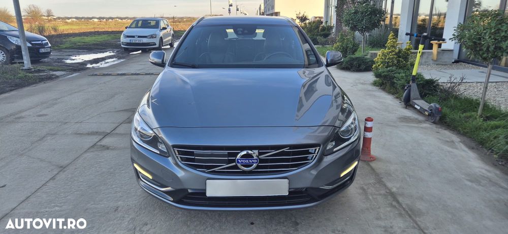 Volvo V60 D6 Plug-In-Hybrid AWD Geartronic Pure Limited - 11