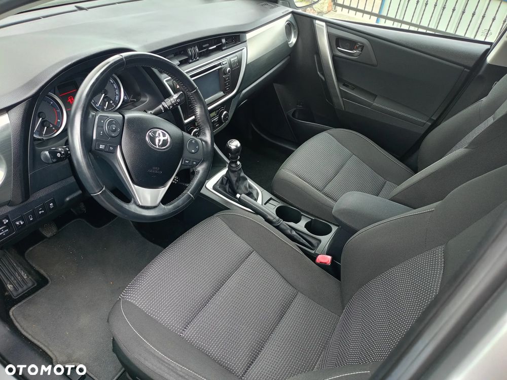 Toyota Auris 1.6 Edition - 24