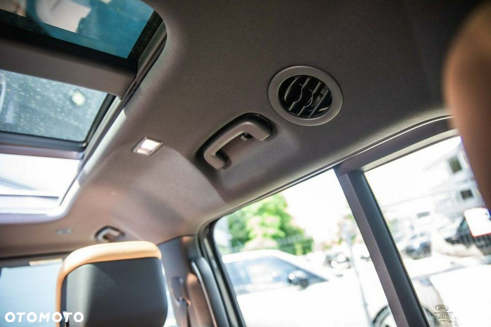 Land Rover Defender - 21