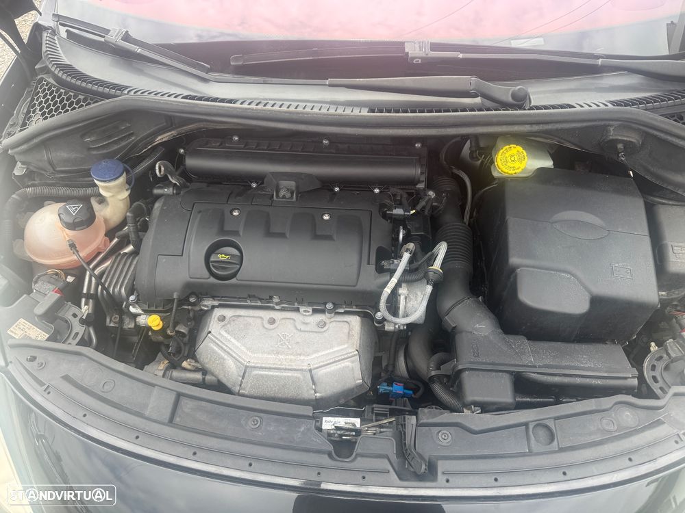 Peugeot 207 SW 1.4 Sport - 21