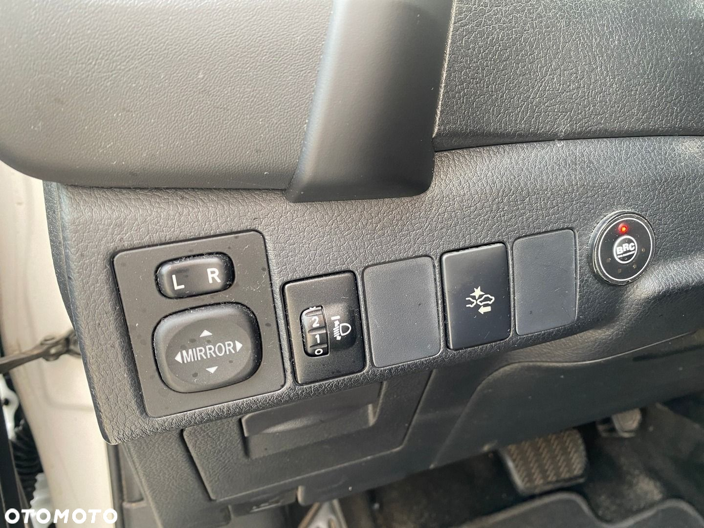 Toyota Corolla - 21