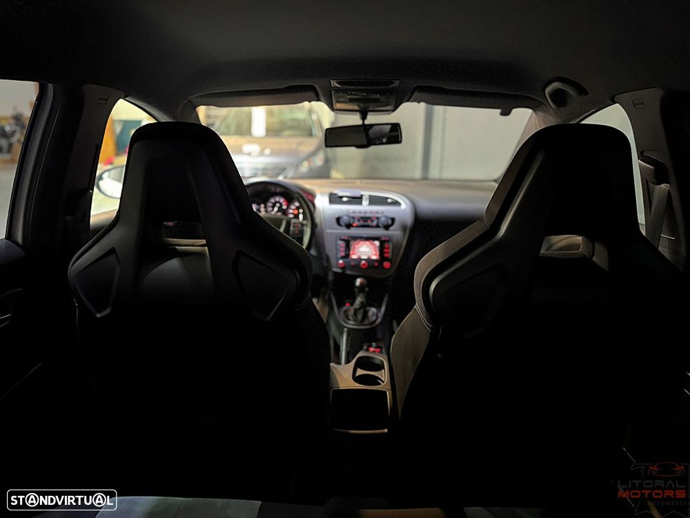 SEAT Leon 2.0 TSI Cupra R - 33