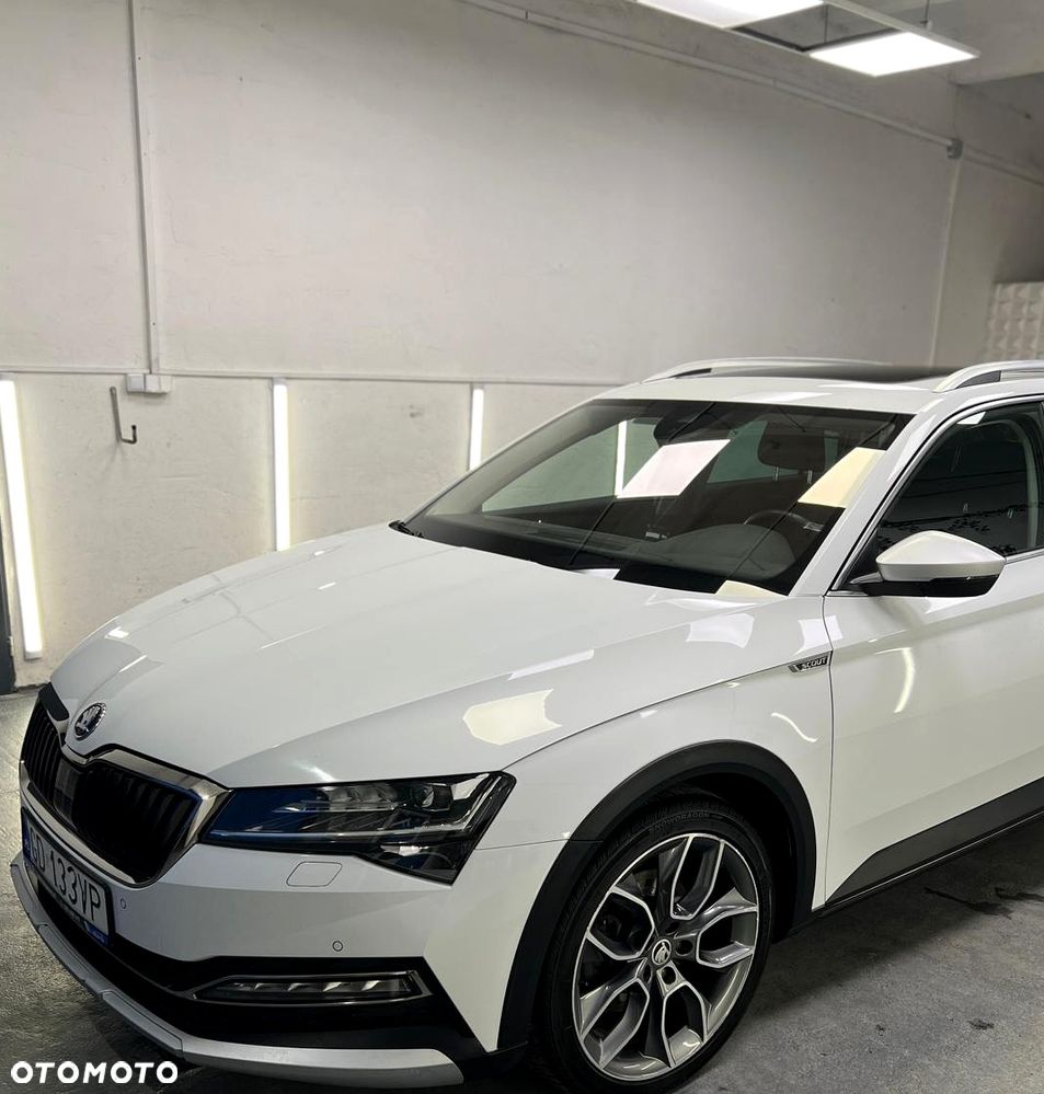Skoda Superb 2.0 TDI SCR 4x4 Scout DSG - 4