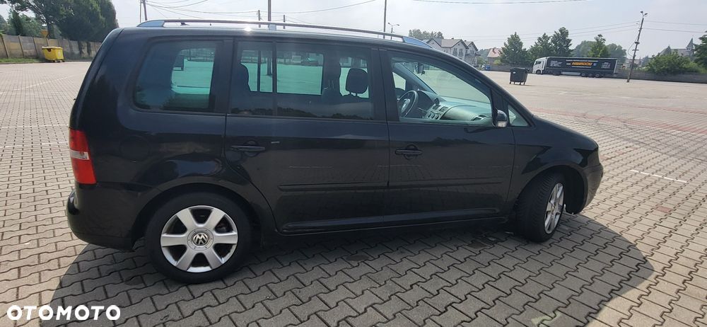 Volkswagen Touran - 3