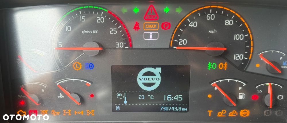 Volvo FH420 GLOB XXL I-SHIFT RETARDER STANDKLIMA LONG CHASIS BLACK EDITION FULLSPOJLERY 1xALUTANK ORUROWANIE Z HALOGENAMI XENONY LEDY SKÓRA 730000km 2011r EURO 5 EEV IGŁA - 10