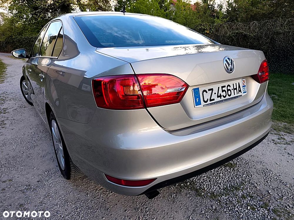 Volkswagen Jetta 1.2 TSI BlueMotion Technology Trendline - 24