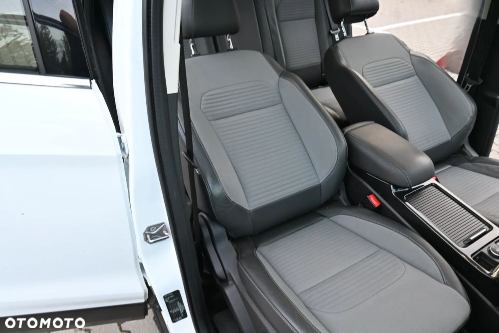 Ford Kuga 2.0 TDCi AWD Titanium - 36