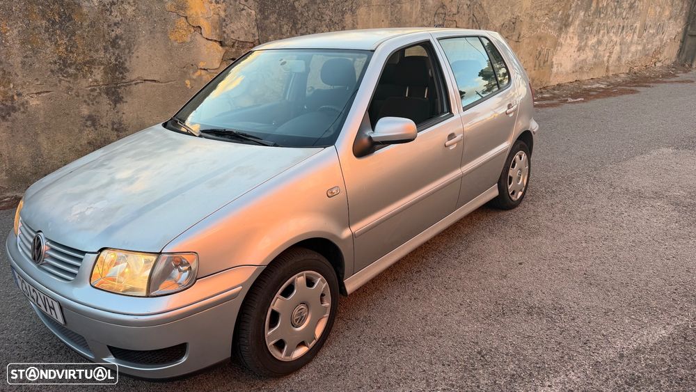 VW Polo 1.4 Confortline Auto. - 2