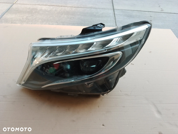 LAMPA LEWA A447 V-KLASA PRZÓD A4479064600 MERCEDES VKLASA