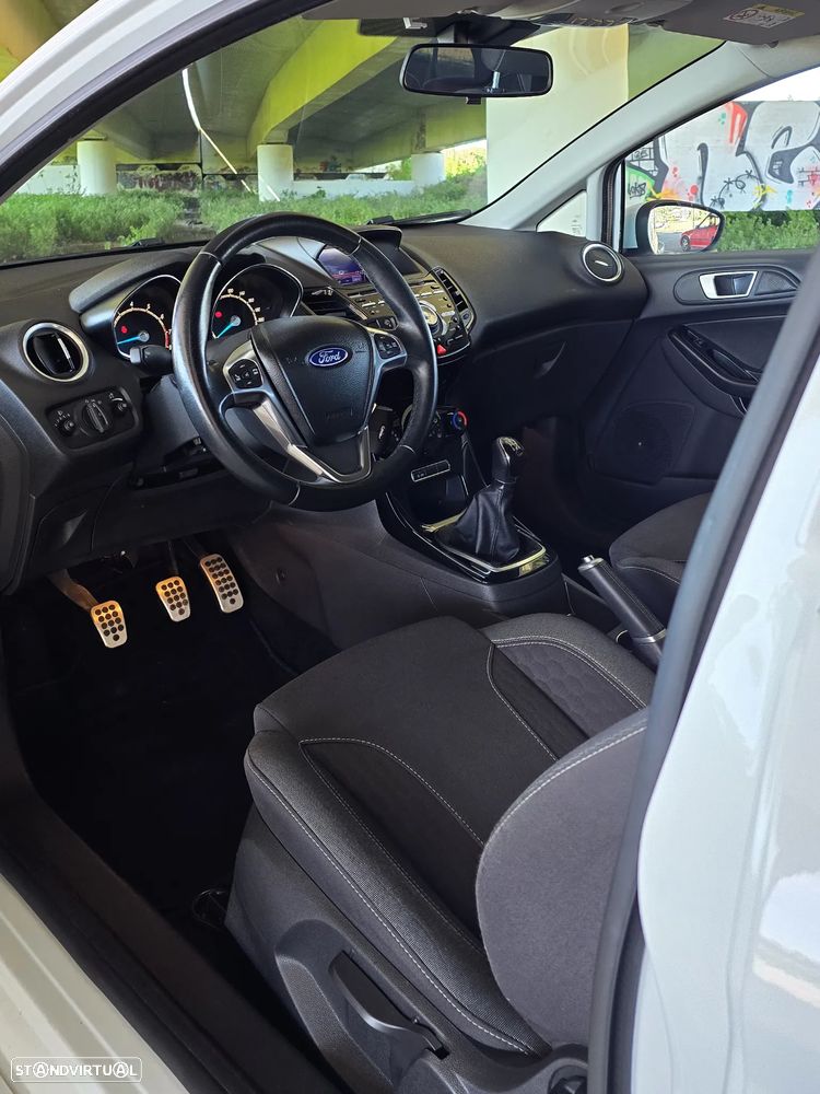 Ford Fiesta 1.0 T EcoBoost Sport - 24