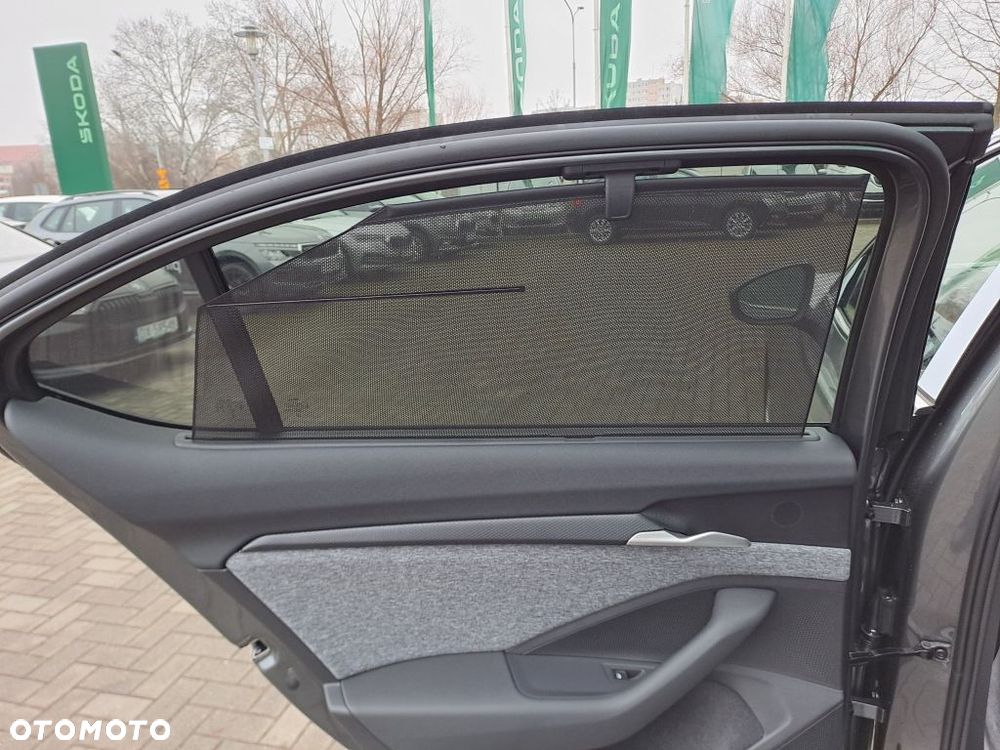 Skoda Superb 2.0 TDI SCR 4x4 Edition 130 DSG - 9