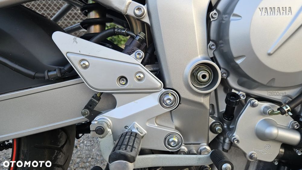 Yamaha FZ6 - 24