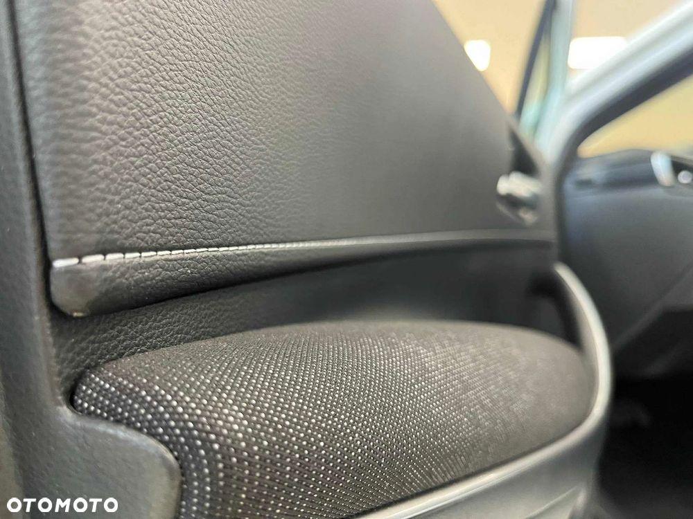 Toyota Corolla 1.8 Hybrid Comfort - 12