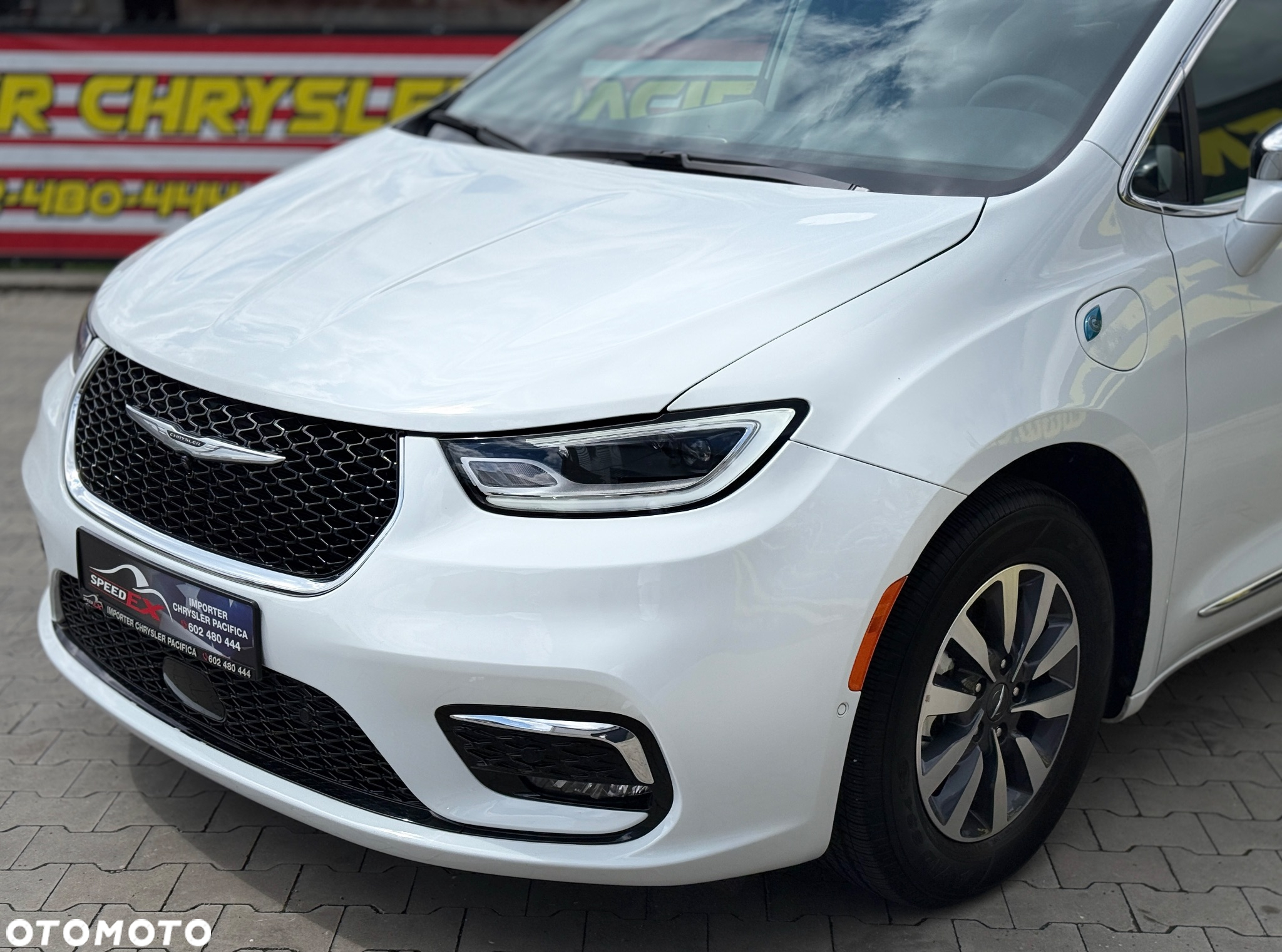 Chrysler Pacifica - 3