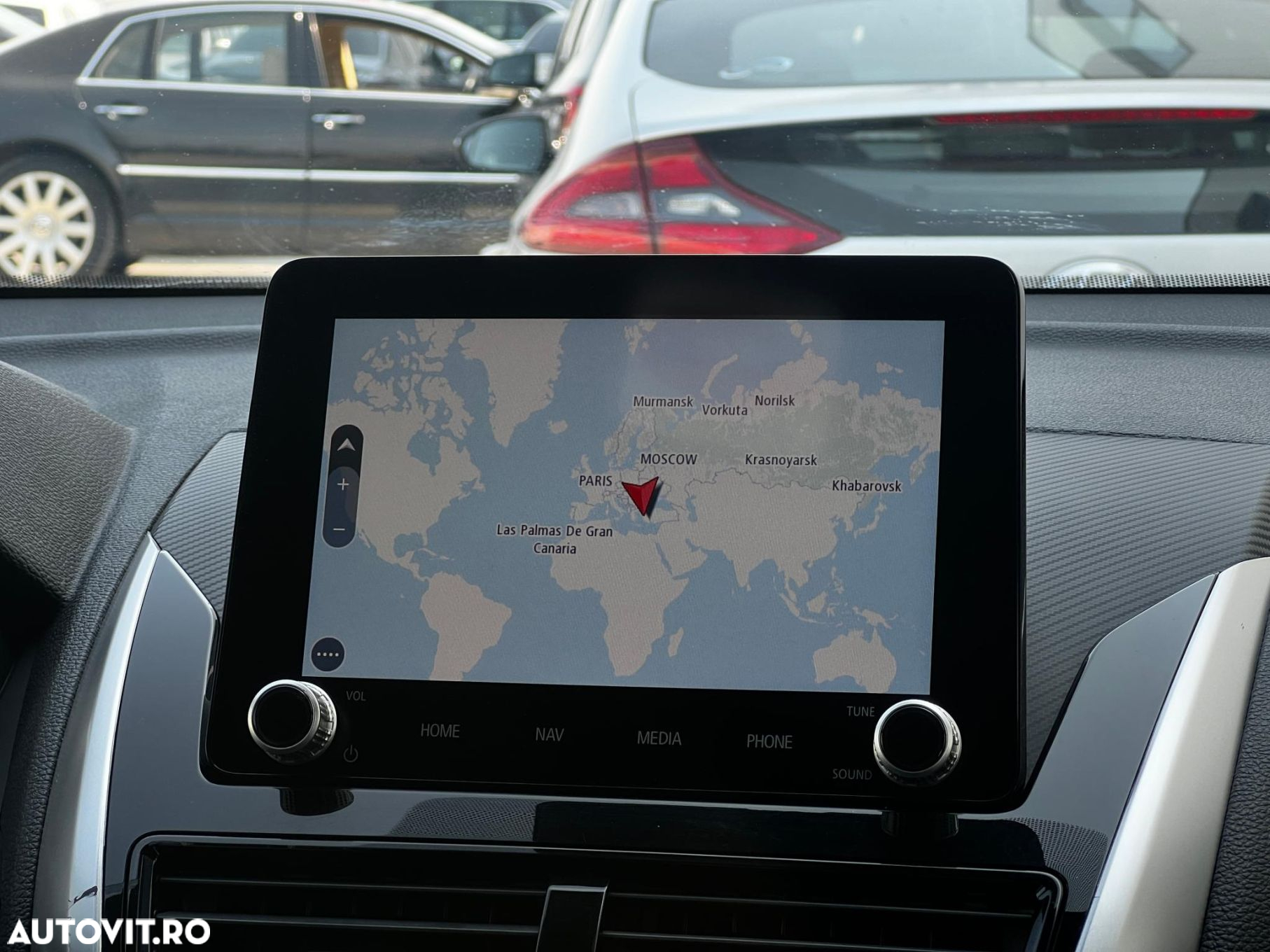 Mitsubishi Eclipse-Cross - 11