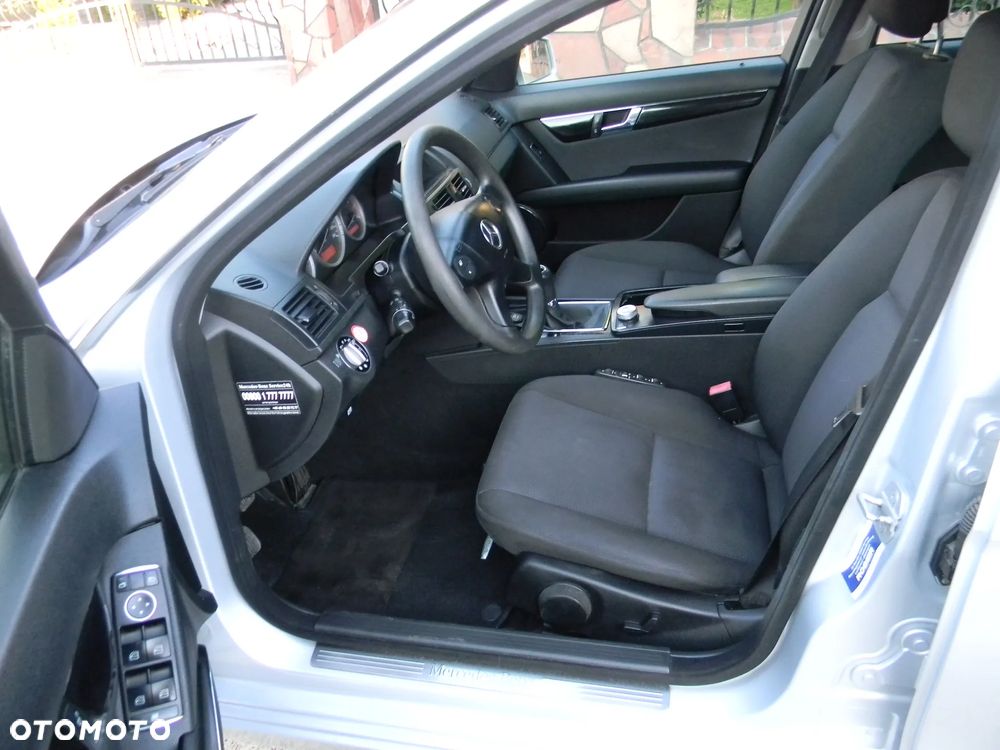 Mercedes-Benz Klasa C 200 CDI DPF Avantgarde - 25