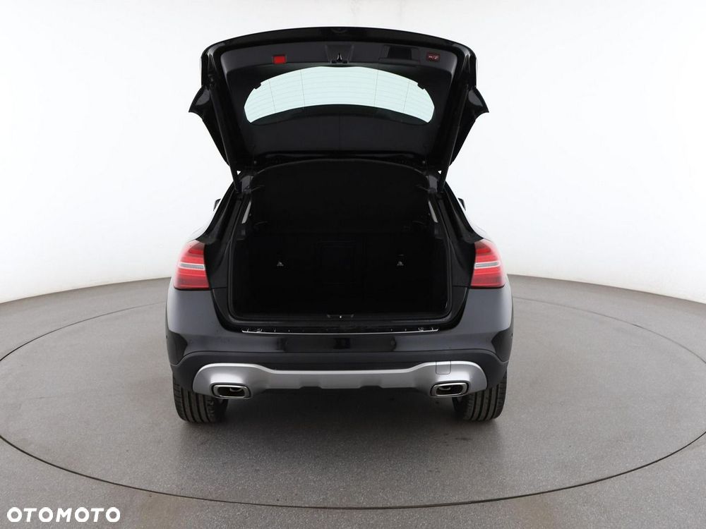 Mercedes-Benz GLA 180 d Urban - 20