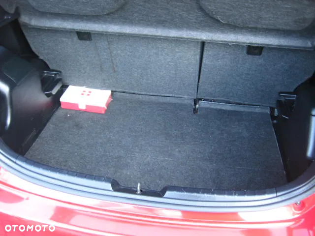 Toyota Yaris 1.33 Premium - 25