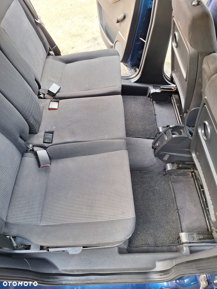 Opel Meriva 1.6 16V Essentia - 19