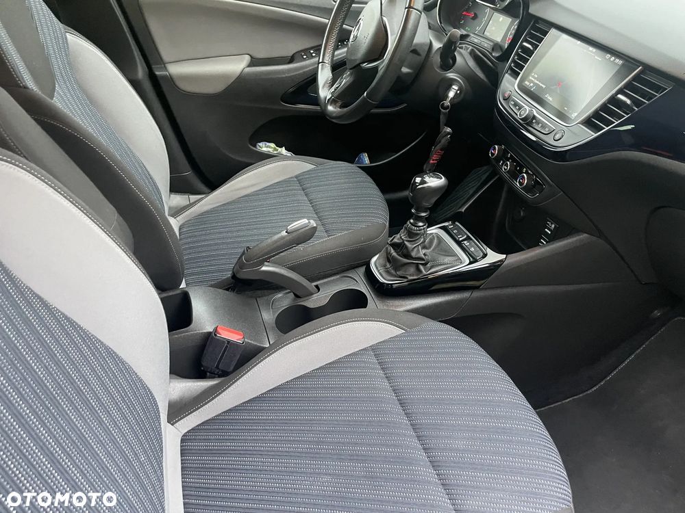 Opel Crossland X 1.2 T Design Line S&S - 16