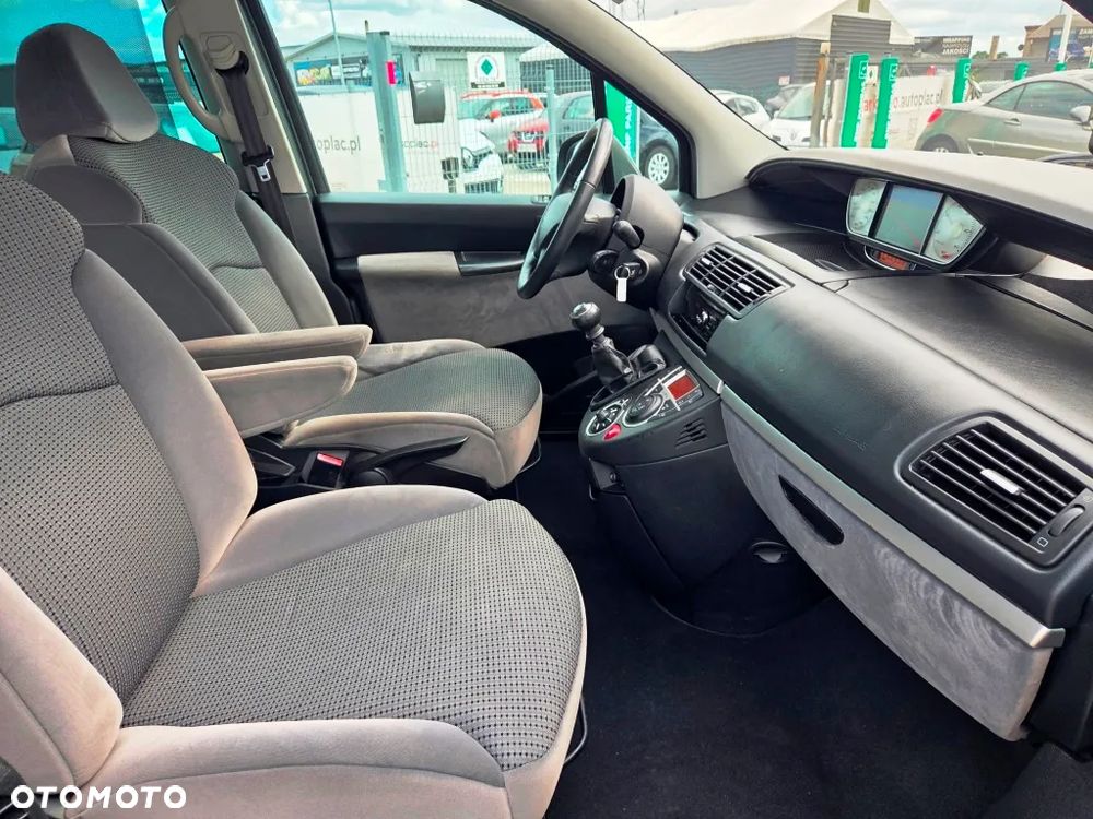 Peugeot 807 HDi 135 Premium - 34