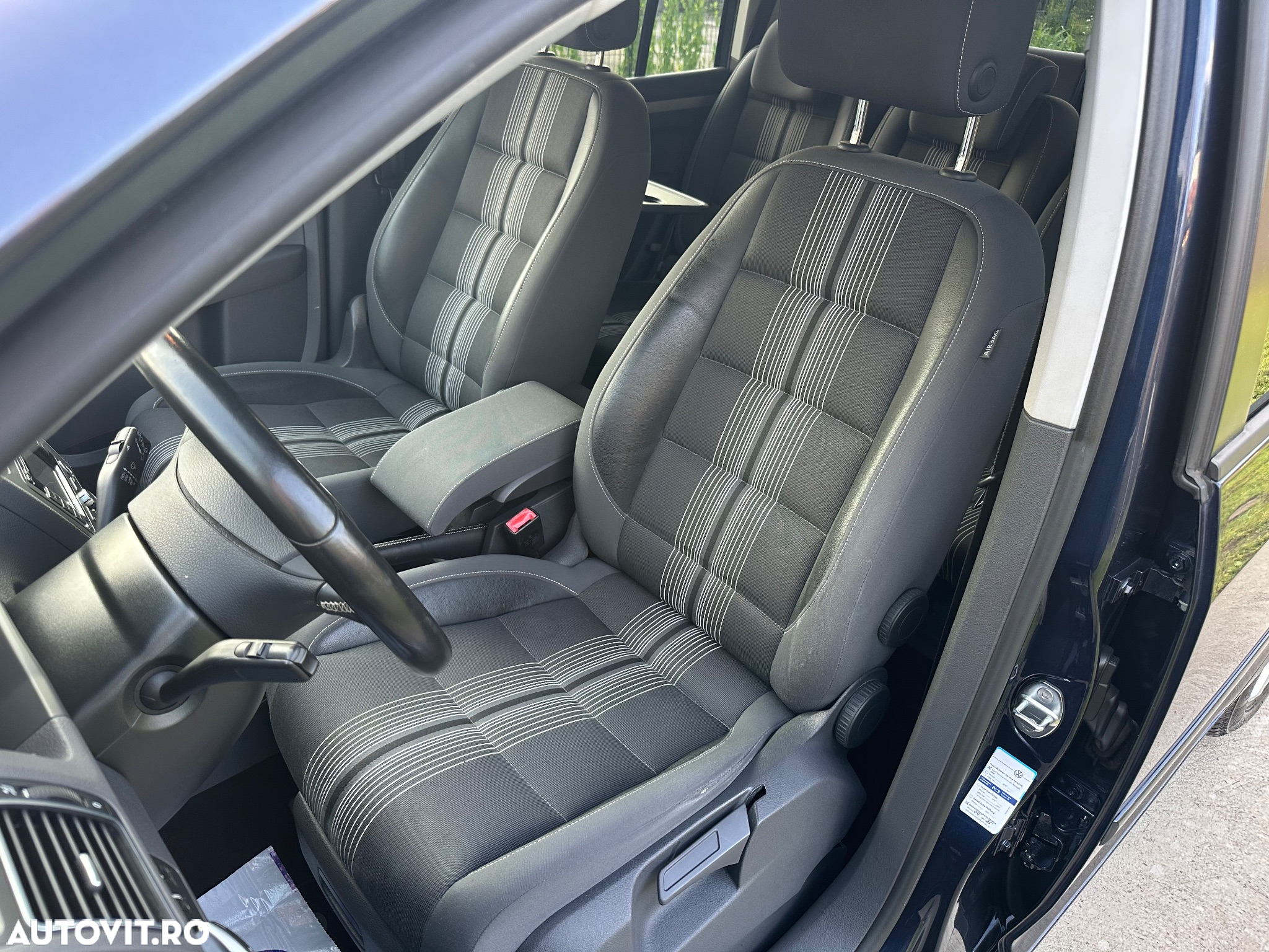 Volkswagen Touran 1.6 TDI DPF BlueMotion Technology MATCH - 9
