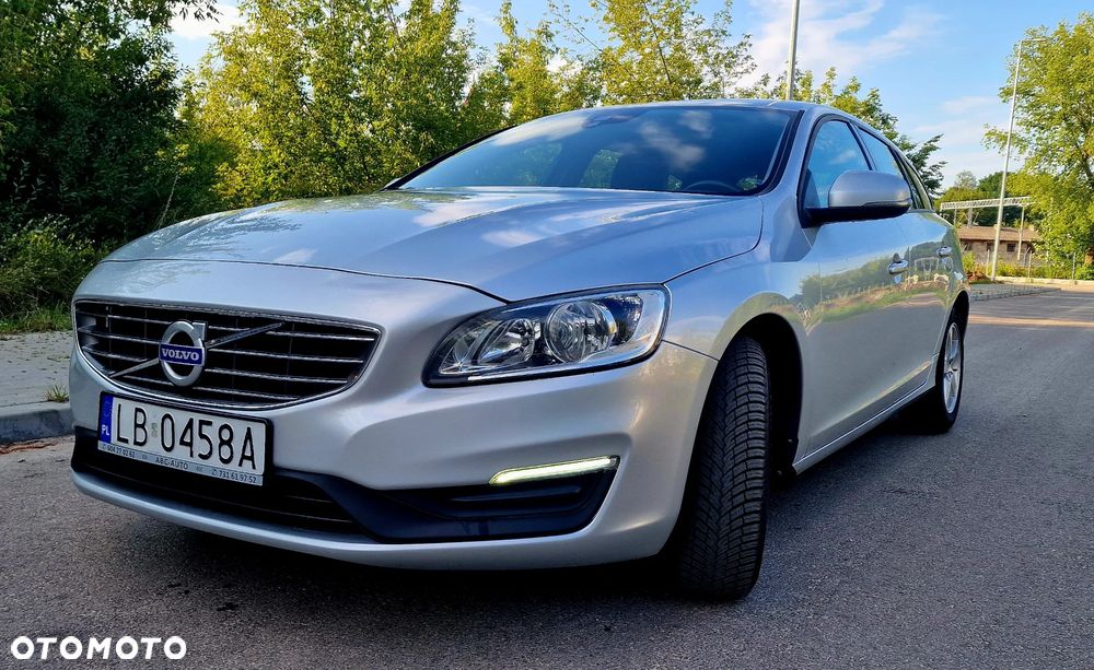 Volvo V60 D2 Drive-E Dynamic Edition (Kinetic) - 2