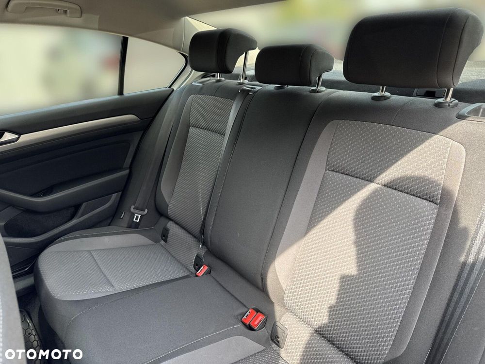 Volkswagen Passat 2.0 TDI EVO Essence - 16