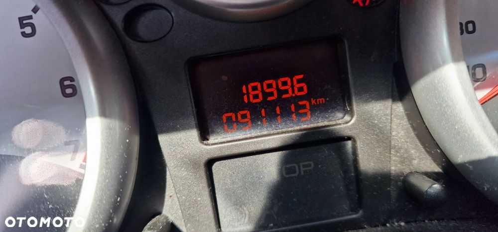 Peugeot 207 1.4 16V Sporty - 12