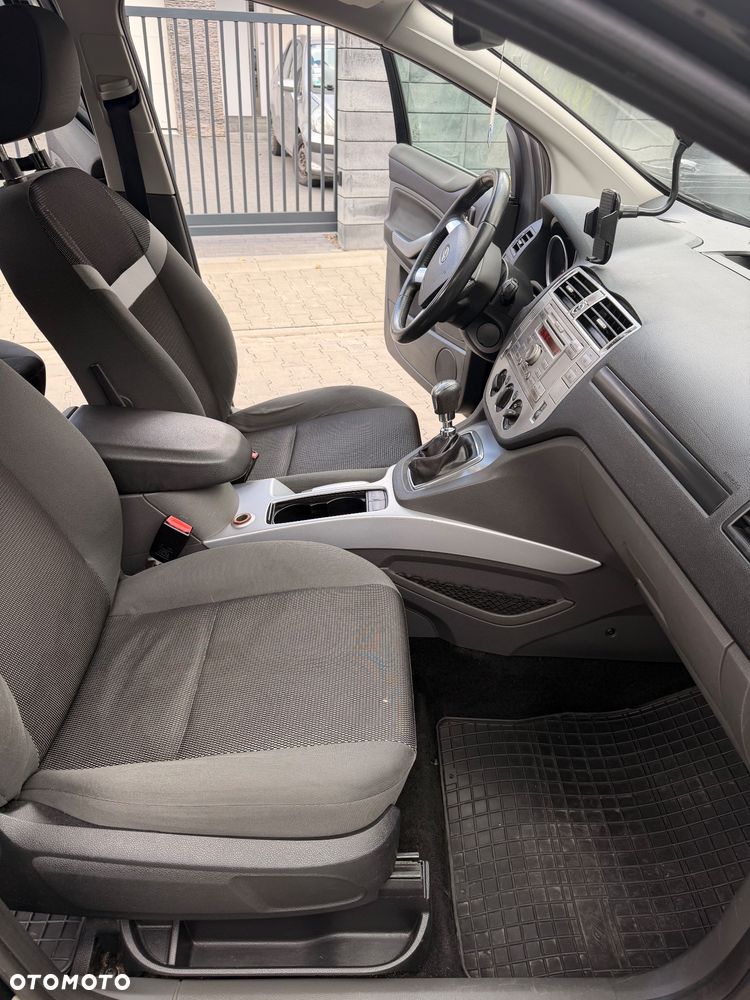 Ford Kuga - 18